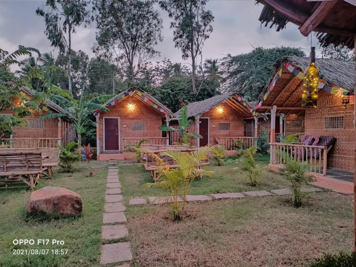 Island Vibes Hotel Hampi Exterior photo